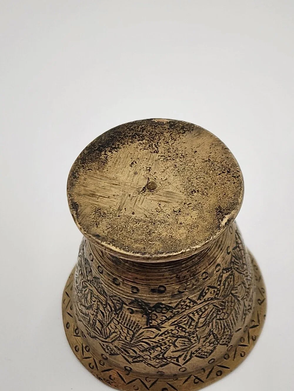 Antique Solid Brass Gold Etched Elegant Goblet Style Foot Base Mortar & Pestle